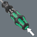 Bitholding handle with bit magazine
